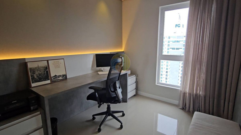 Imagem Cobertura com 4 Quartos à Venda, 260 m² em Centro - Balneário Camboriú Imagem Cobertura com 4 Quartos à Venda, 260 m² em Centro - Balneário Camboriú