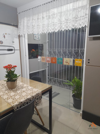 Imagem Casa com 2 Quartos à Venda, 80 m²