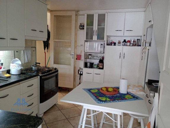 Imagem Casa com 6 Quartos à Venda, 250 m² em Capoeiras - Florianópolis Imagem Casa com 6 Quartos à Venda, 250 m² em Capoeiras - Florianópolis