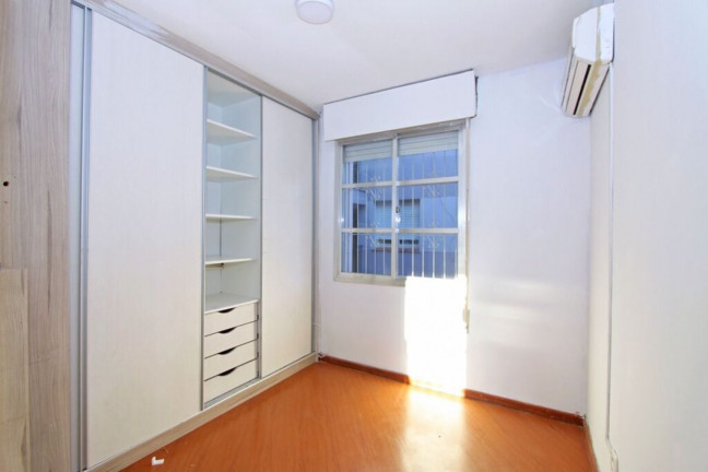 Imagem Imóvel com 4 Quartos à Venda, 77 m² em Teresópolis - Porto Alegre Imagem Imóvel com 4 Quartos à Venda, 77 m² em Teresópolis - Porto Alegre