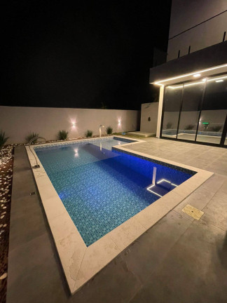 Imagem Casa com 4 Quartos à Venda, 450 m² em Botucatu