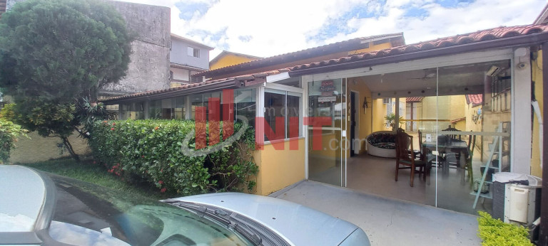 Imagem Casa com 2 Quartos à Venda, 143 m² em Piratininga - Niterói