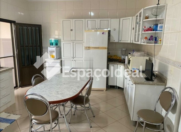 Imagem Casa com 3 Quartos à Venda, 225 m² em Jardim Itamaraty - Lençóis Paulista Imagem Casa com 3 Quartos à Venda, 225 m² em Jardim Itamaraty - Lençóis Paulista