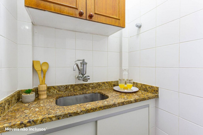 Imagem Imóvel com 1 Quarto à Venda, 45 m² em Copacabana - Rio De Janeiro Imagem Imóvel com 1 Quarto à Venda, 45 m² em Copacabana - Rio De Janeiro