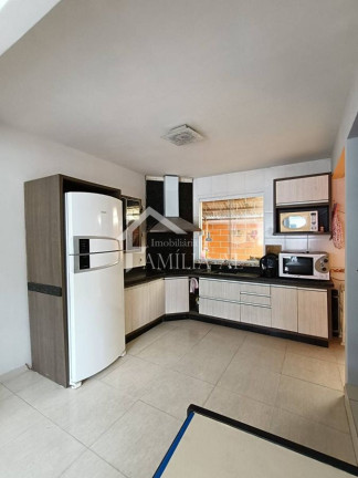 Imagem Casa com 3 Quartos à Venda, 91 m² em Iririú - Joinville