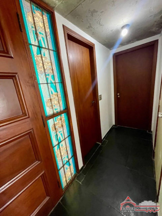 Imagem Casa com 5 Quartos à Venda, 300 m² em Centro - Jacareí Imagem Casa com 5 Quartos à Venda, 300 m² em Centro - Jacareí
