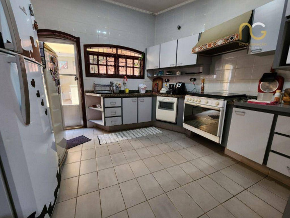 Imagem Sobrado com 3 Quartos à Venda, 360 m² em Canto Do Forte - Praia Grande Imagem Sobrado com 3 Quartos à Venda, 360 m² em Canto Do Forte - Praia Grande