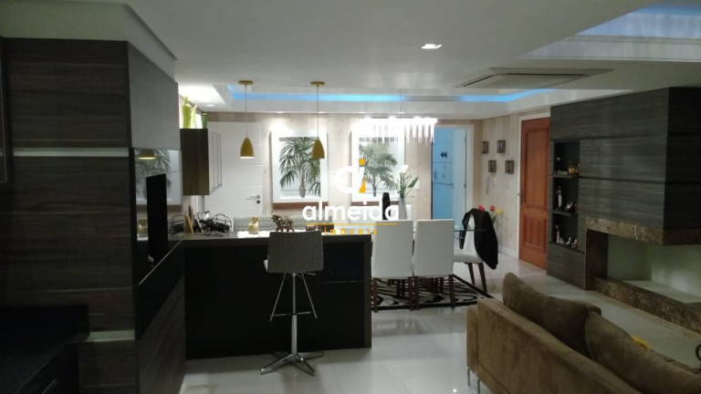 Imagem Apartamento com 3 Quartos à Venda, 187 m² em Nossa Senhora Medianeira - Santa Maria Imagem Apartamento com 3 Quartos à Venda, 187 m² em Nossa Senhora Medianeira - Santa Maria