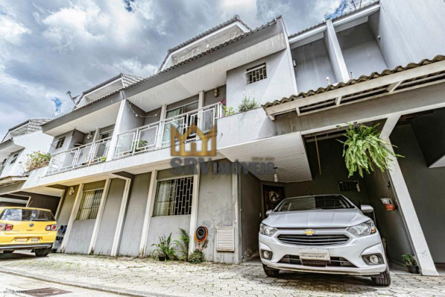 Sobrado com 3 Quartos à Venda, 131 m² em Hauer - Curitiba