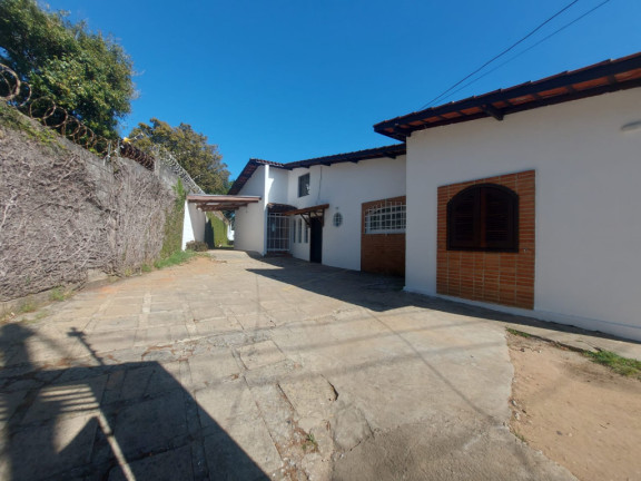 Casa com 3 Quartos para Alugar, 220 m² em Granja Viana - Cotia