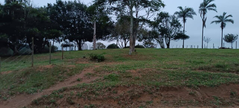 Imagem Terreno à Venda, 1.100 m² em Guarapari Imagem Terreno à Venda, 1.100 m² em Guarapari
