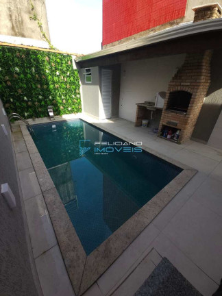 Casa com 2 Quartos à Venda, 90 m² em Mirim - Praia Grande