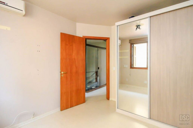 Imagem Casa de Condomínio com 3 Quartos à Venda, 138 m² em Ipanema - Porto Alegre Imagem Casa de Condomínio com 3 Quartos à Venda, 138 m² em Ipanema - Porto Alegre
