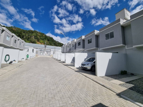 Imagem Casa com 2 Quartos à Venda, 76 m² em Espinheiros - Itajaí
