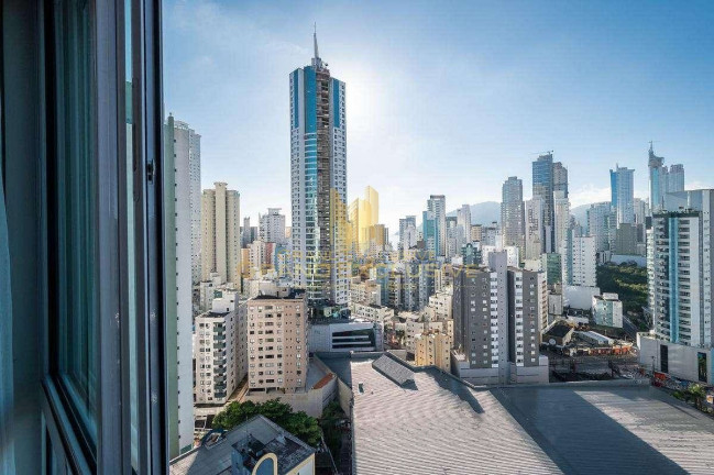 Imagem Apartamento com 3 Quartos à Venda, 105 m² em Centro - Balneário Camboriú Imagem Apartamento com 3 Quartos à Venda, 105 m² em Centro - Balneário Camboriú