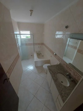 Imagem Sobrado com 4 Quartos à Venda, 192 m² em Bom Retiro - Curitiba Imagem Sobrado com 4 Quartos à Venda, 192 m² em Bom Retiro - Curitiba