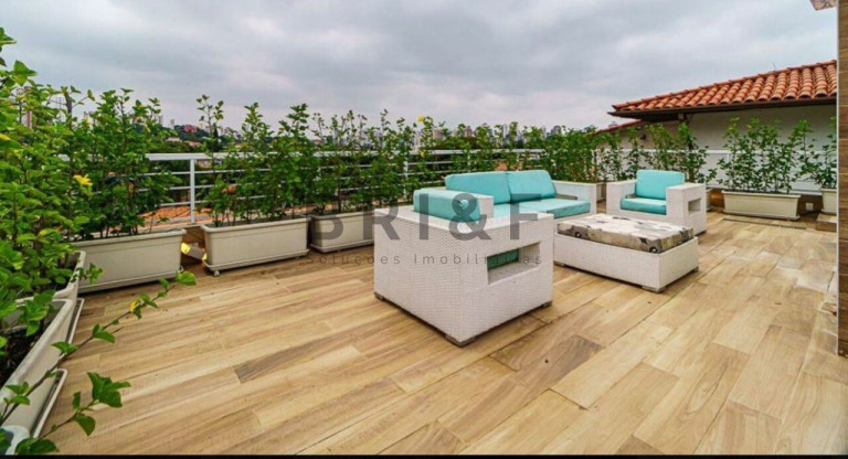 Imagem Casa com 3 Quartos à Venda, 550 m² em Pacaembu - São Paulo Imagem Casa com 3 Quartos à Venda, 550 m² em Pacaembu - São Paulo