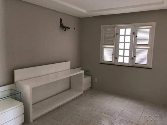 Imagem Casa com 4 Quartos à Venda, 213 m² em Cidade Dos Funcionários - Fortaleza Imagem Casa com 4 Quartos à Venda, 213 m² em Cidade Dos Funcionários - Fortaleza