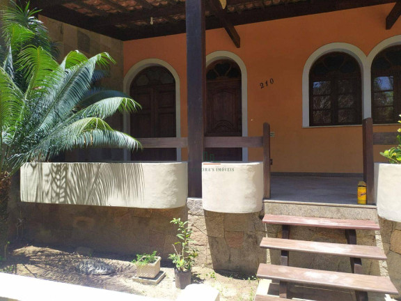 Casa com 3 Quartos à Venda, 370 m² em Itacoatiara - Niterói