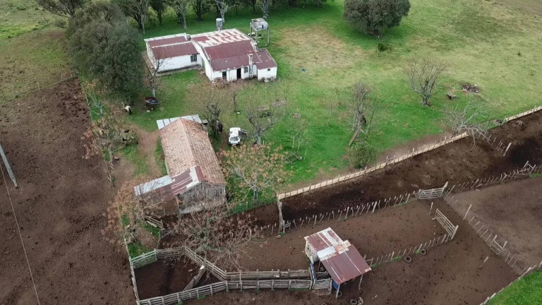 Imagem Imóvel com 2 Quartos à Venda, 1.300 m² em Santana Do Livramento Imagem Imóvel com 2 Quartos à Venda, 1.300 m² em Santana Do Livramento