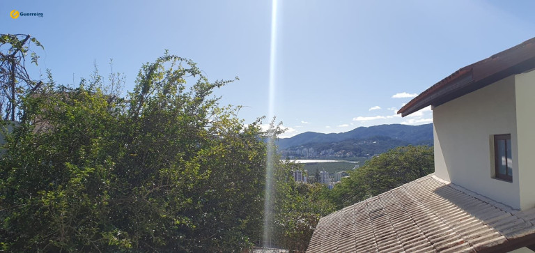 Casa com 3 Quartos à Venda, 304 m² em Trindade - Florianópolis