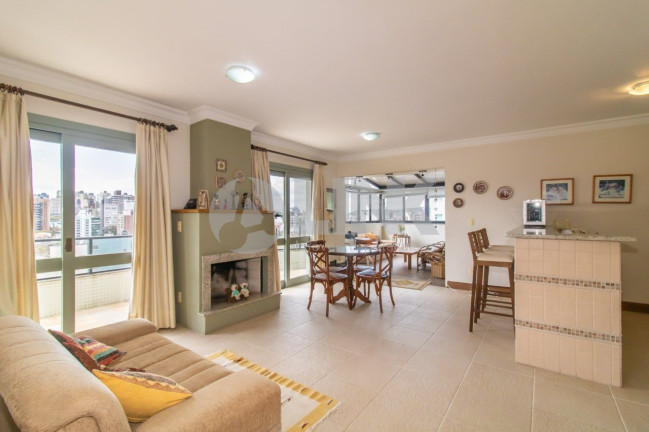 Imóvel com 4 Quartos à Venda, 311 m² em Bela Vista - Porto Alegre