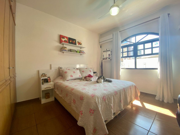 Imagem Casa com 4 Quartos à Venda, 200 m² em Barreiros - São José