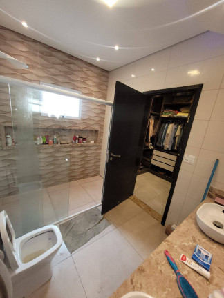 Imagem Casa com 3 Quartos à Venda, 400 m² em Solemar - Praia Grande Imagem Casa com 3 Quartos à Venda, 400 m² em Solemar - Praia Grande