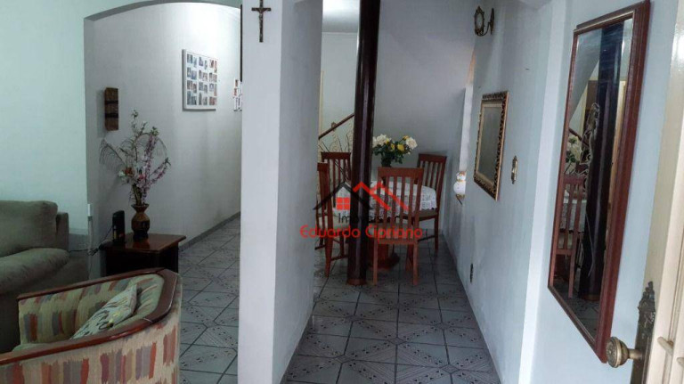 Imagem Casa com 3 Quartos para Alugar, 390 m² em Centro - Caraguatatuba