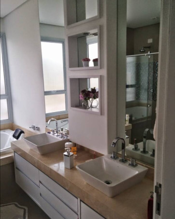 Imagem Casa com 3 Quartos à Venda, 345 m² em Centro Comercial Jubran - Barueri Imagem Casa com 3 Quartos à Venda, 345 m² em Centro Comercial Jubran - Barueri