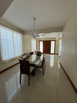 Imagem Casa com 7 Quartos à Venda, 378 m² em Itaipu - Niterói Imagem Casa com 7 Quartos à Venda, 378 m² em Itaipu - Niterói