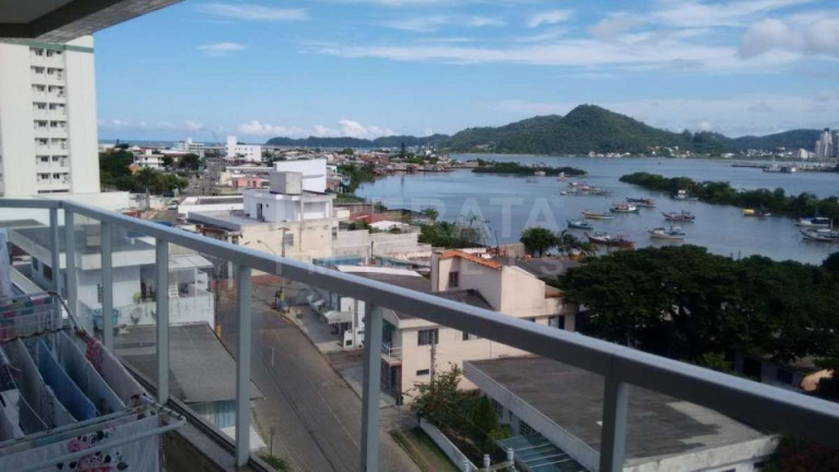 Imagem Apartamento com 2 Quartos à Venda, 81 m² em Centro - Navegantes