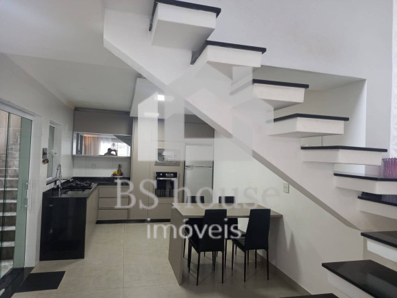Sobrado com 2 Quartos à Venda, 200 m² em Vila Sacadura Cabral - Santo André
