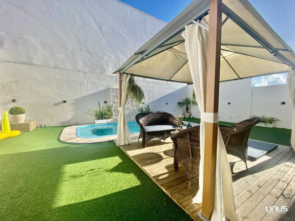 Imagem Casa com 3 Quartos à Venda, 360 m² em Forquilhinha - São José Imagem Casa com 3 Quartos à Venda, 360 m² em Forquilhinha - São José