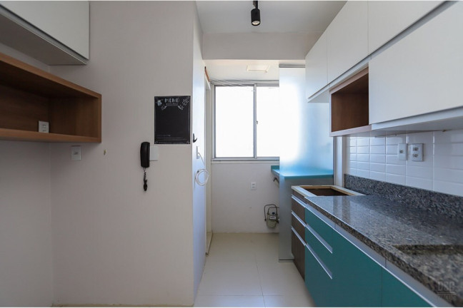 Imagem Imóvel com 2 Quartos à Venda, 63 m² em Cristal - Porto Alegre Imagem Imóvel com 2 Quartos à Venda, 63 m² em Cristal - Porto Alegre