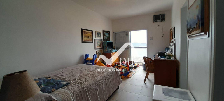Imagem Casa com 4 Quartos à Venda, 516 m² em Marapé - Santos