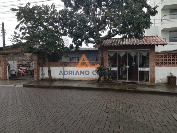 Imagem Casa com 5 Quartos à Venda, 170 m² em Centro - Navegantes Imagem Casa com 5 Quartos à Venda, 170 m² em Centro - Navegantes
