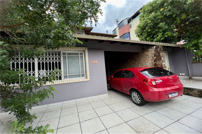Imagem Casa com 4 Quartos à Venda, em Vila Assunção - Porto Alegre Imagem Casa com 4 Quartos à Venda, em Vila Assunção - Porto Alegre