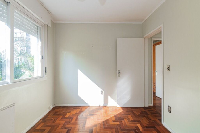 Imagem Imóvel com 2 Quartos à Venda, 76 m² em Petrópolis - Porto Alegre Imagem Imóvel com 2 Quartos à Venda, 76 m² em Petrópolis - Porto Alegre