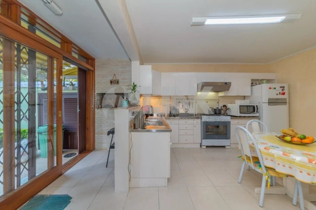 Imagem Casa com 3 Quartos à Venda, 350 m² em Boa Vista - Porto Alegre Imagem Casa com 3 Quartos à Venda, 350 m² em Boa Vista - Porto Alegre