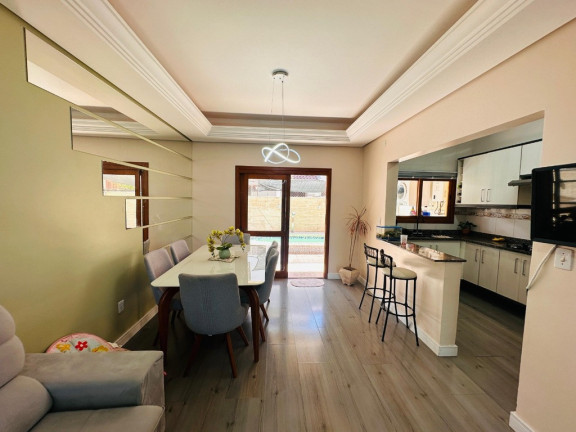 Imagem Casa com 3 Quartos à Venda, 215 m² em Hípica - Porto Alegre Imagem Casa com 3 Quartos à Venda, 215 m² em Hípica - Porto Alegre