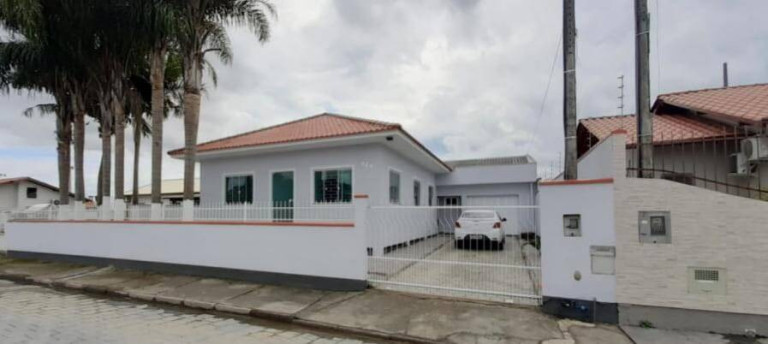 Imagem Casa com 3 Quartos à Venda, 450 m² em Praça - Tijucas Imagem Casa com 3 Quartos à Venda, 450 m² em Praça - Tijucas