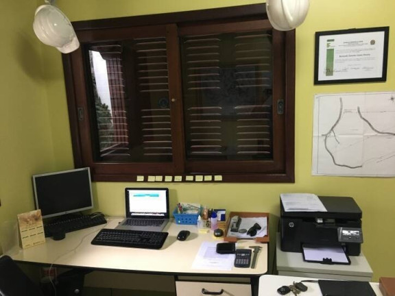 Imagem Casa com 4 Quartos à Venda, 385 m² em Centro - Florianópolis Imagem Casa com 4 Quartos à Venda, 385 m² em Centro - Florianópolis
