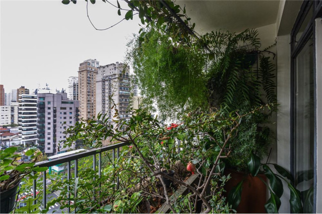 Imagem Imóvel com 1 Quarto à Venda, em Moema - São Paulo Imagem Imóvel com 1 Quarto à Venda, em Moema - São Paulo