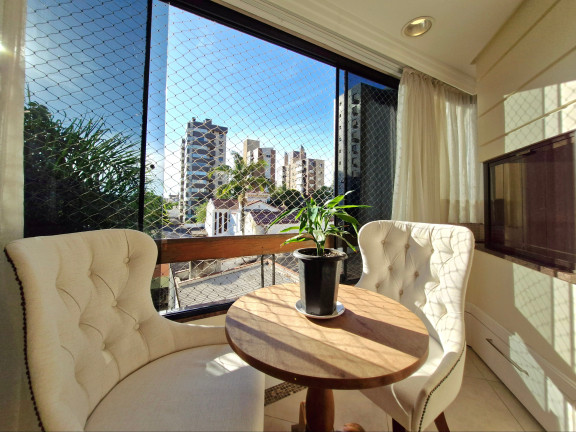 Imagem Imóvel com 3 Quartos à Venda, 90 m² em Petrópolis - Porto Alegre Imagem Imóvel com 3 Quartos à Venda, 90 m² em Petrópolis - Porto Alegre