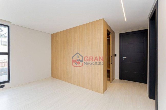 Imagem Sobrado com 3 Quartos à Venda, 172 m² em Santa Felicidade - Curitiba Imagem Sobrado com 3 Quartos à Venda, 172 m² em Santa Felicidade - Curitiba