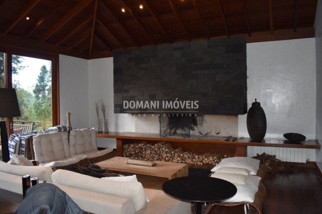 Imagem Casa com 4 Quartos à Venda, 375 m² em Região Do Vale Encantado - Campos Do Jordão Imagem Casa com 4 Quartos à Venda, 375 m² em Região Do Vale Encantado - Campos Do Jordão
