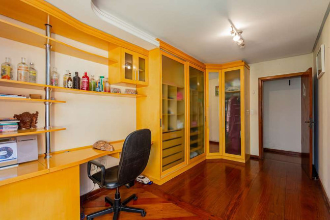 Imagem Casa com 6 Quartos à Venda,  em Tristeza - Porto Alegre
