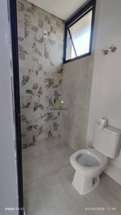 Imagem Casa de Condomínio com 3 Quartos à Venda, 240 m²
