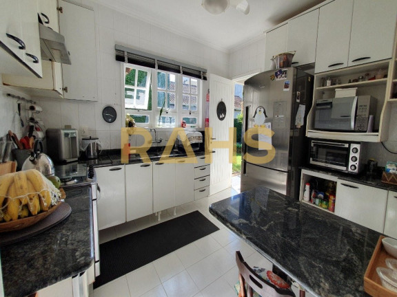 Casa com 3 Quartos à Venda, 183 m² em Costa E Silva - Joinville